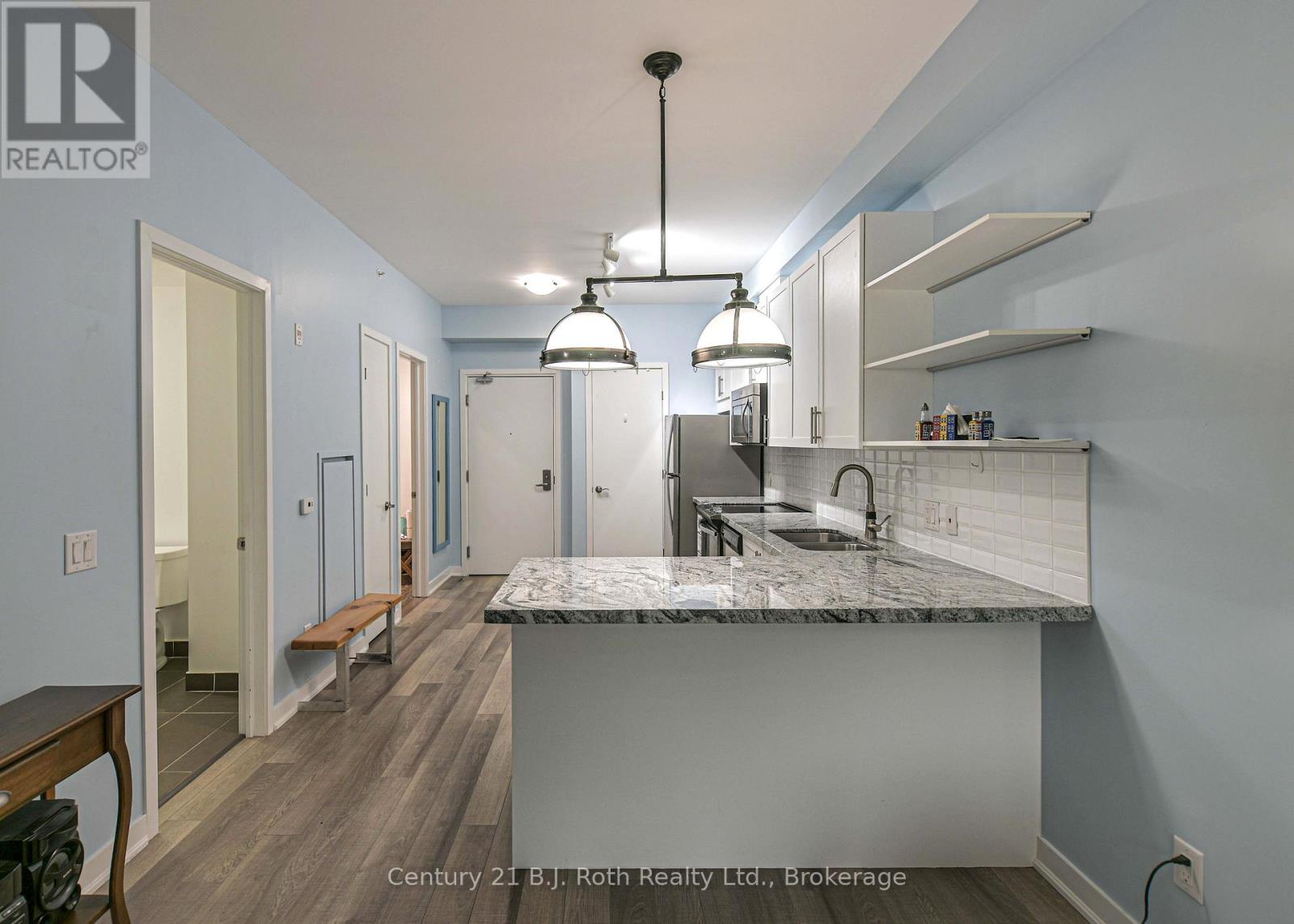 Suite 206 - 40 Horseshoe Boulevard Property Photo 9