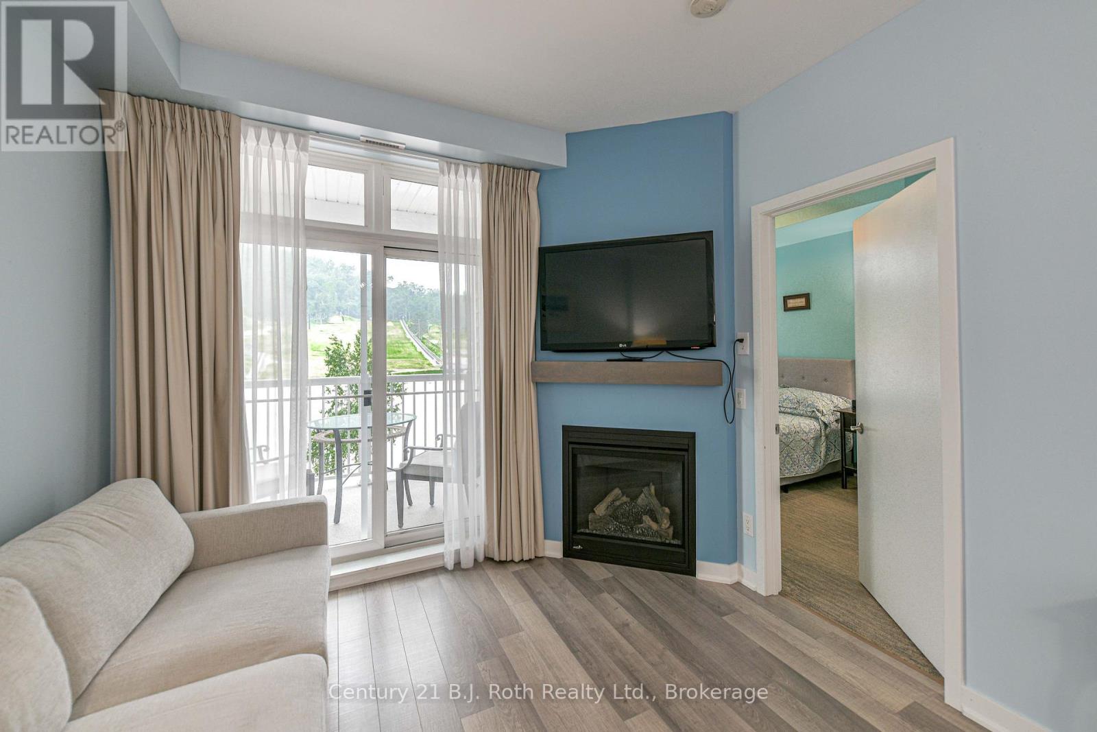 Suite 206 - 40 Horseshoe Boulevard Property Photo 11