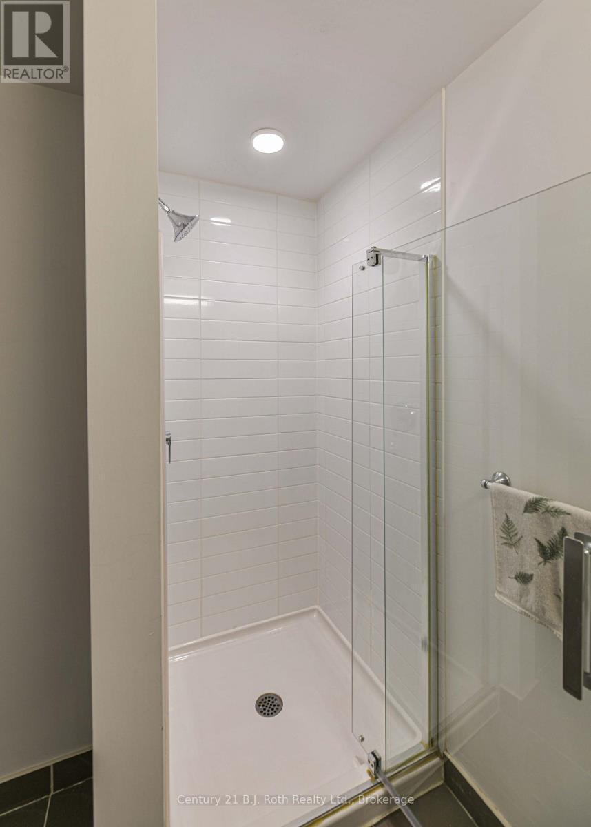 Suite 206 - 40 Horseshoe Boulevard Property Photo 19