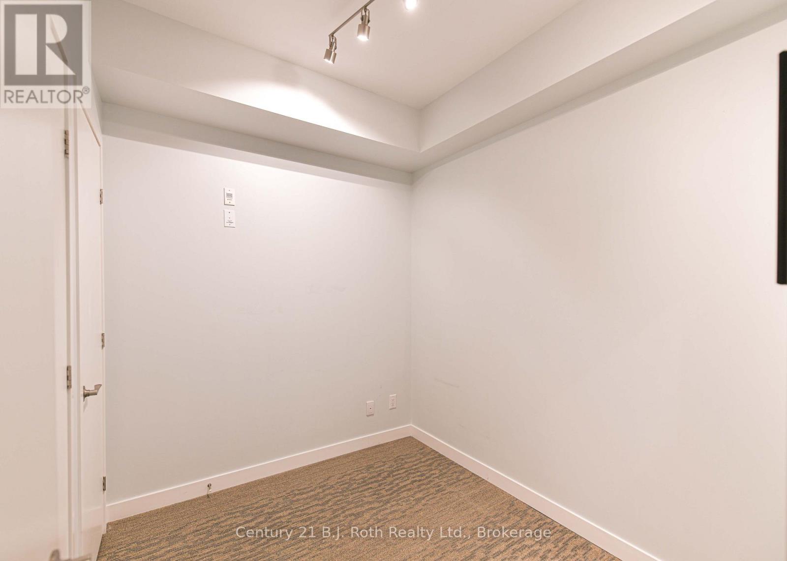 Suite 206 - 40 Horseshoe Boulevard Property Photo 20