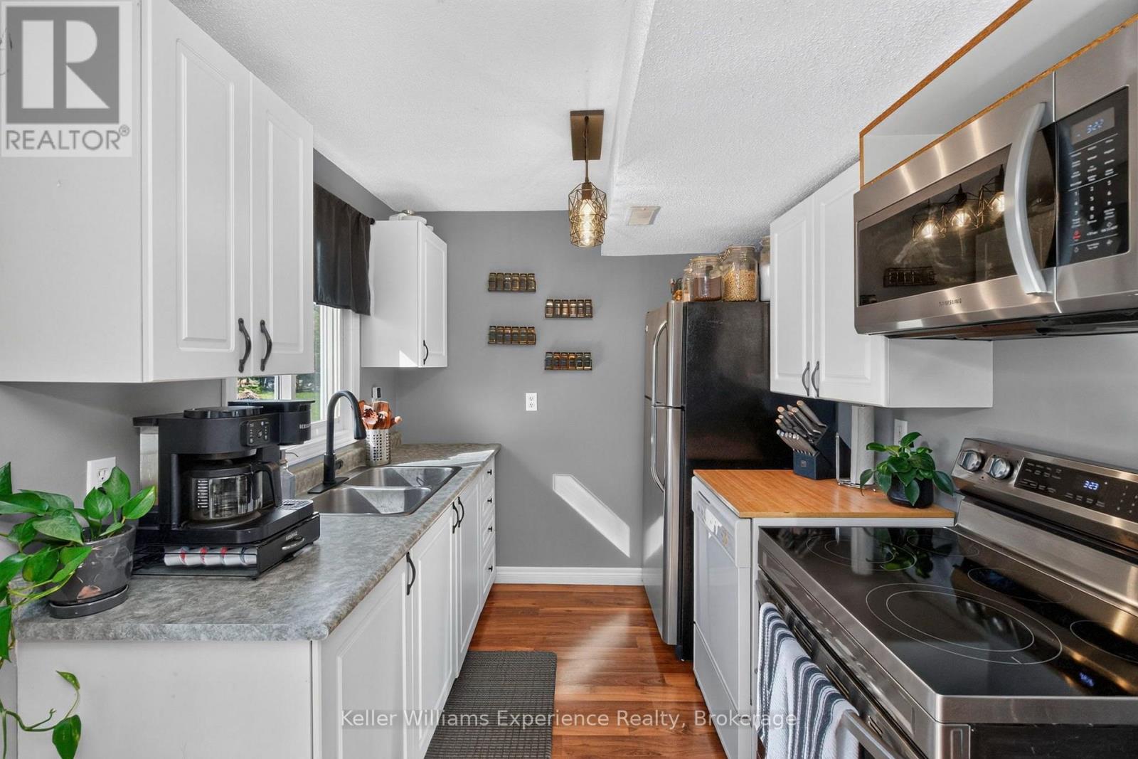 4614 25 Side Road Property Photo 14