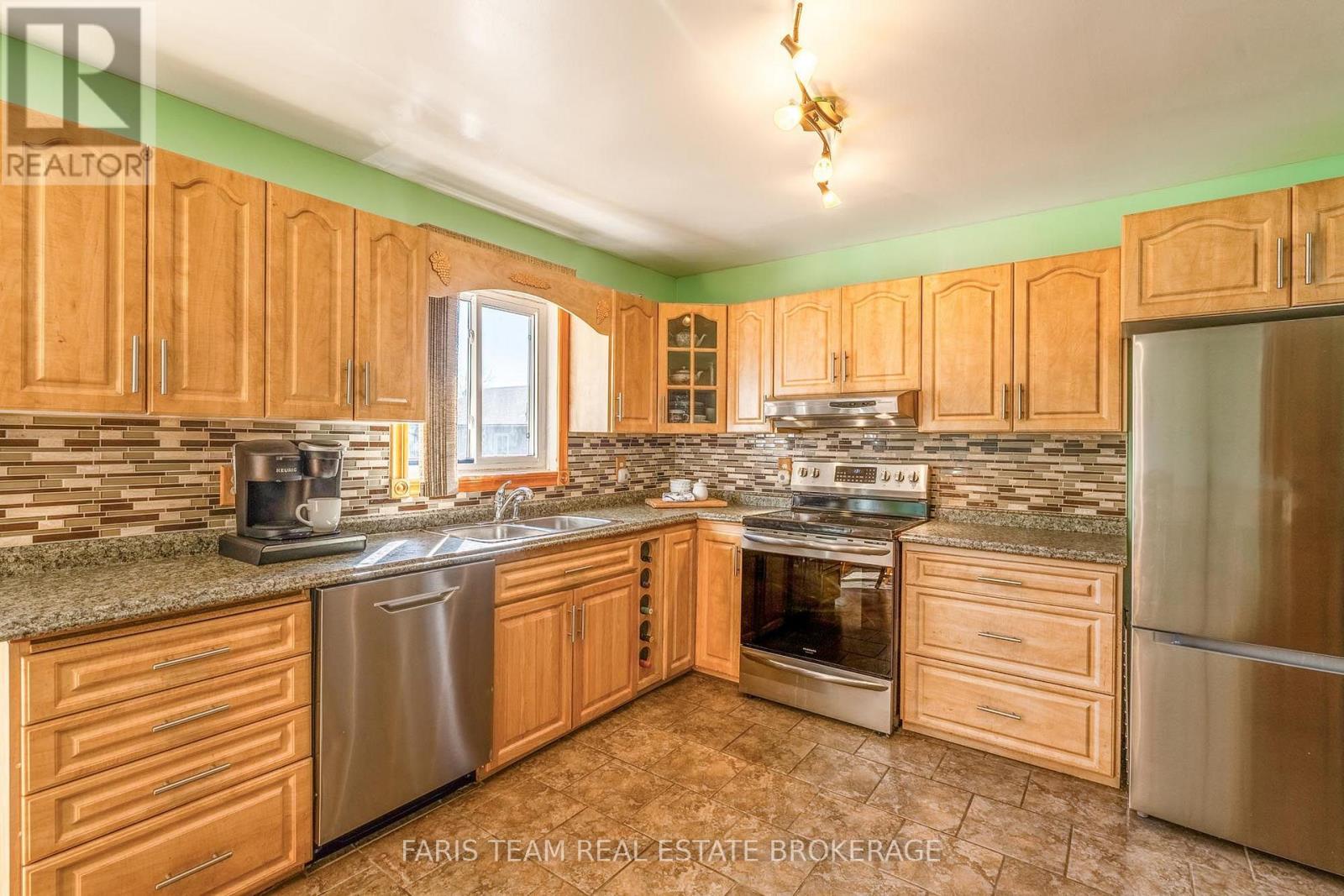 163 Shannon Street Property Photo 5
