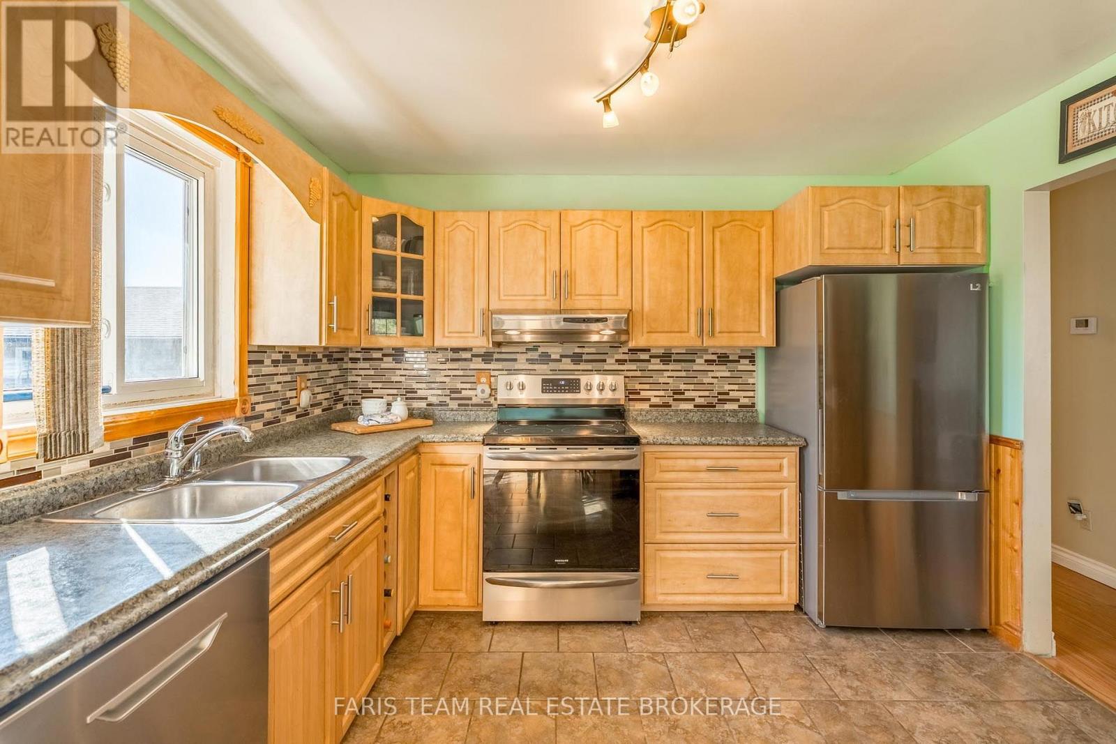 163 Shannon Street Property Photo 6