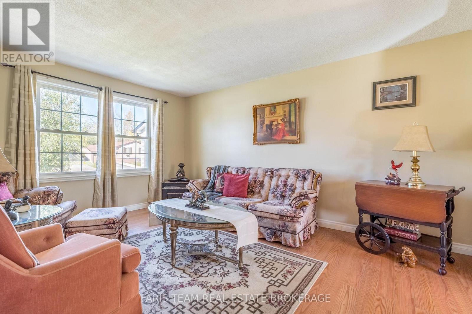 163 Shannon Street Property Photo 8