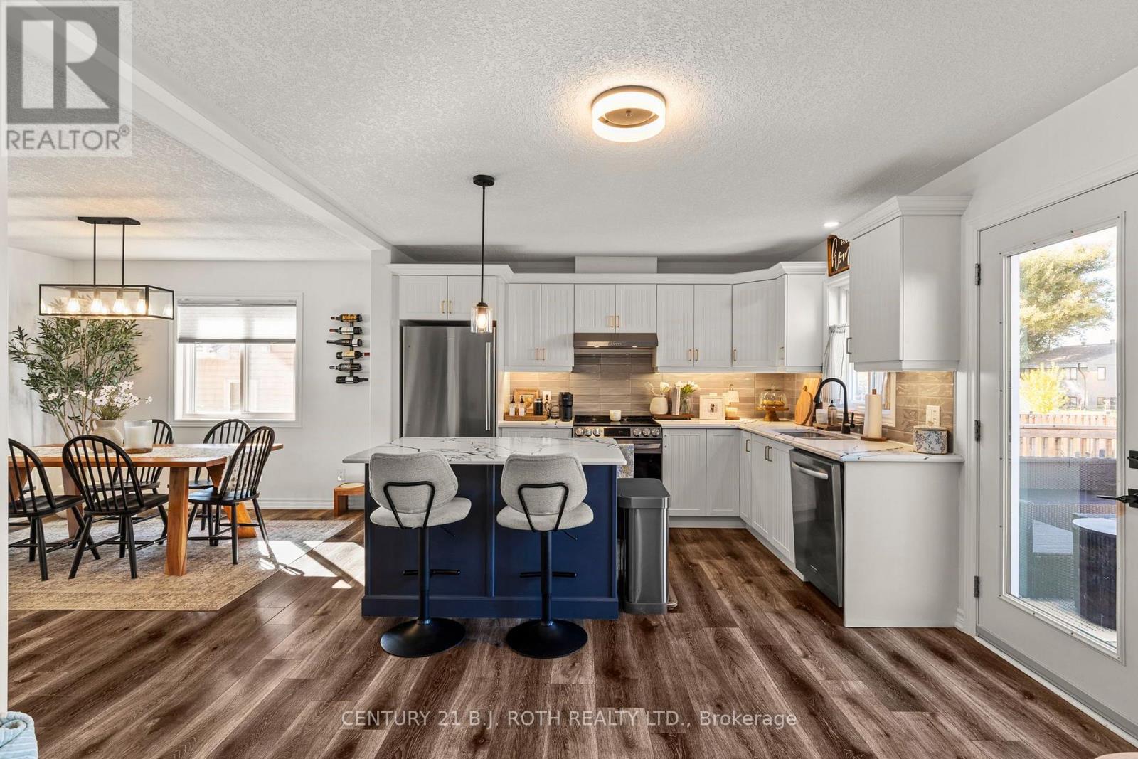 263 Quebec Street Property Photo 6