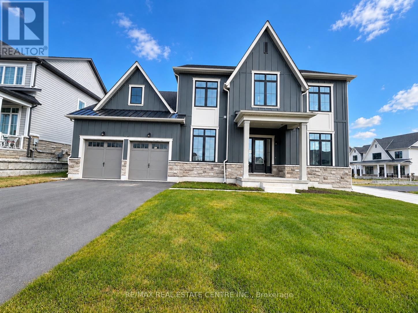 13 VINNICOMBE DRIVE Property Photo 1