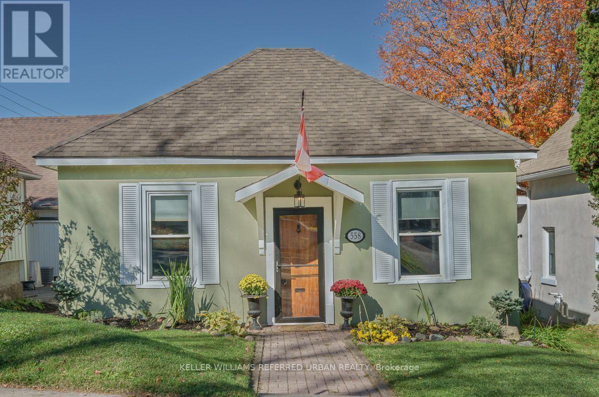 558 Elizabeth Street Property Photo 3