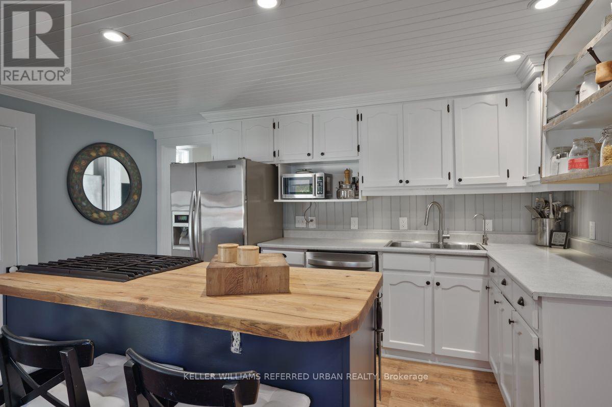 558 Elizabeth Street Property Photo 9
