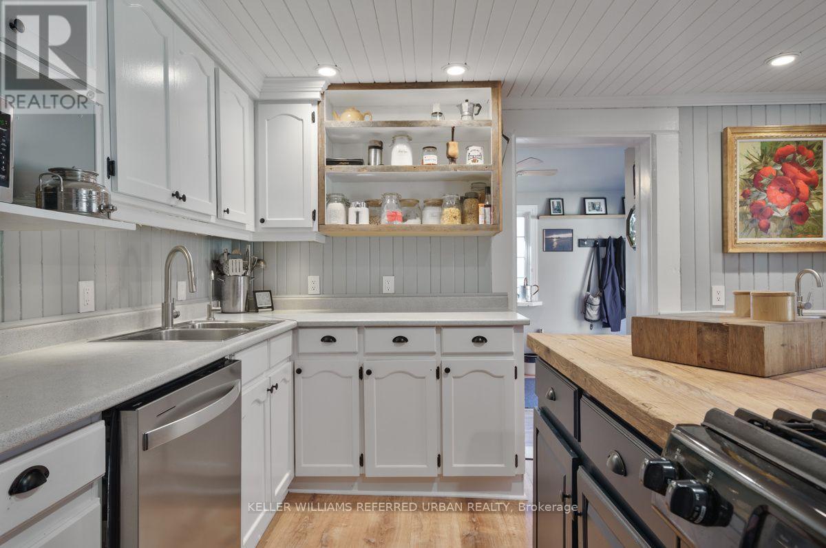 558 Elizabeth Street Property Photo 10