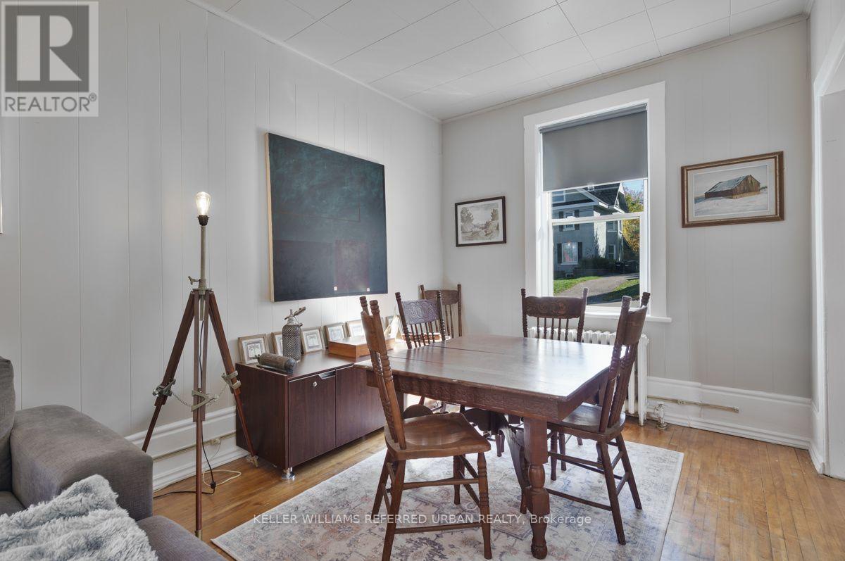 558 Elizabeth Street Property Photo 13