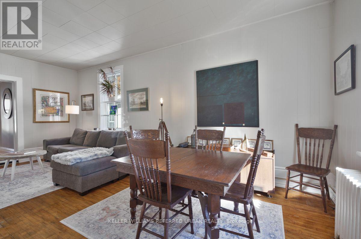 558 Elizabeth Street Property Photo 14