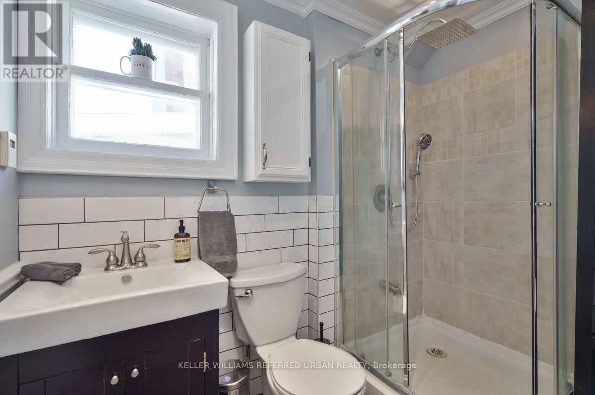 558 Elizabeth Street Property Photo 22