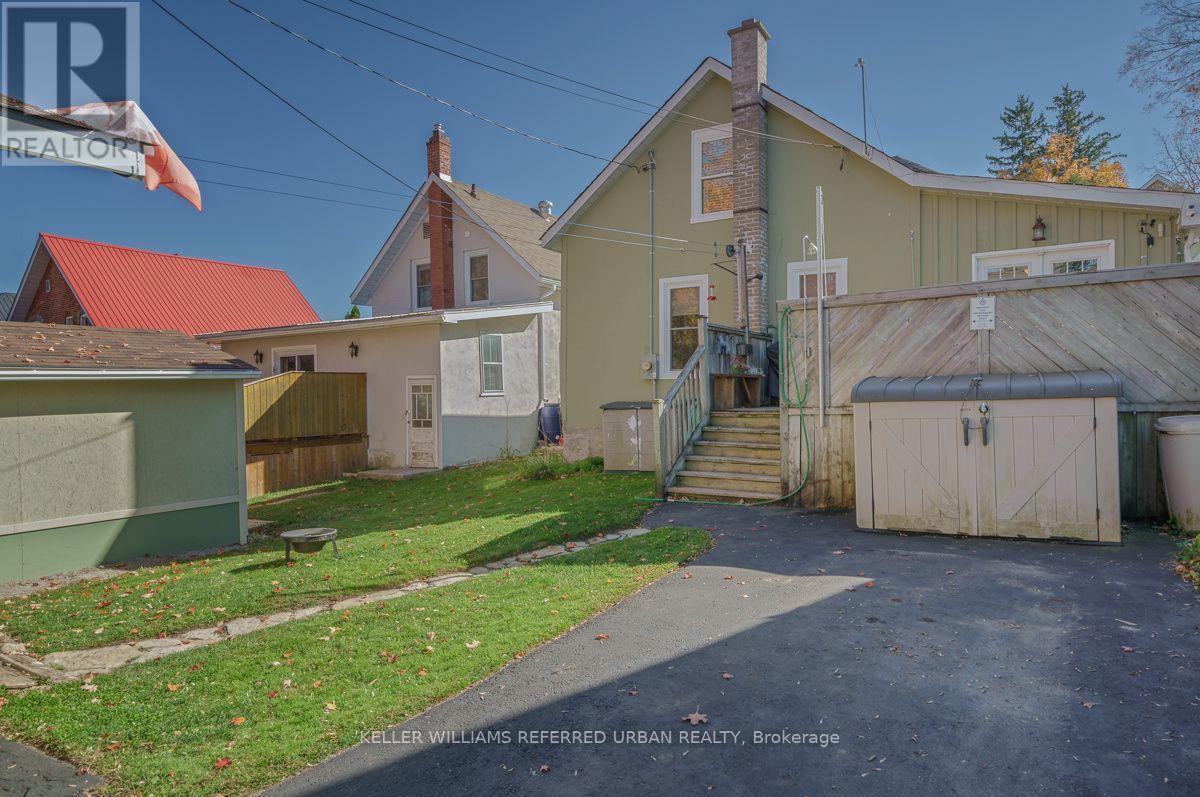 558 Elizabeth Street Property Photo 29