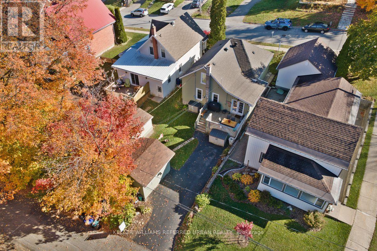 558 Elizabeth Street Property Photo 33