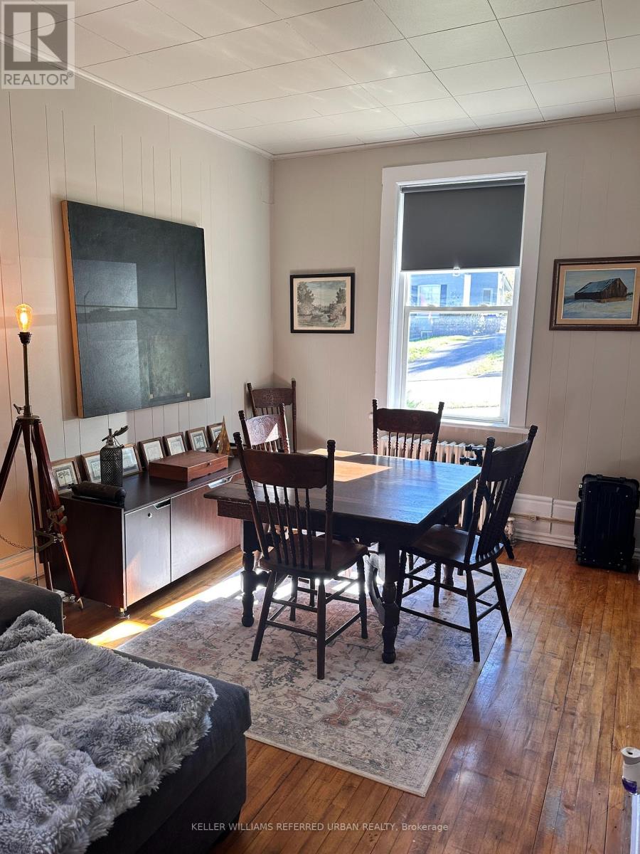 558 Elizabeth Street Property Photo 40