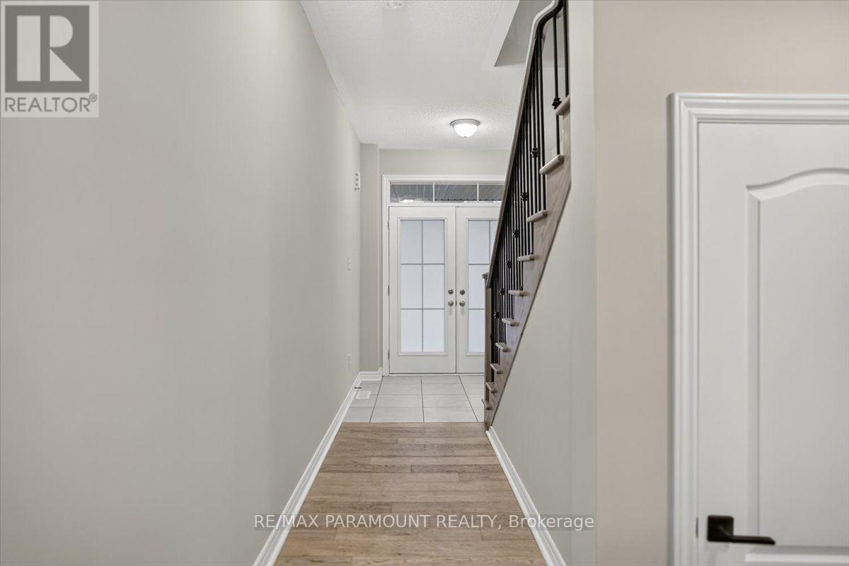 61 Tracey Lane E Property Photo 5