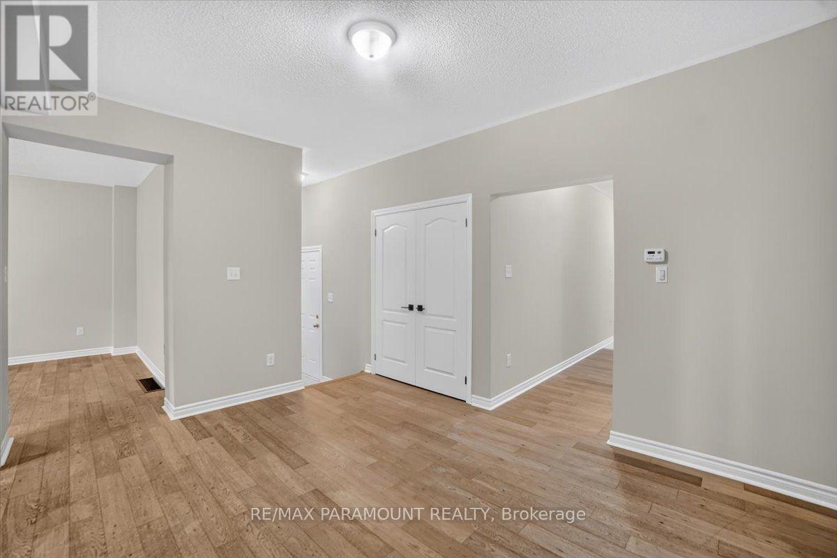61 Tracey Lane E Property Photo 6