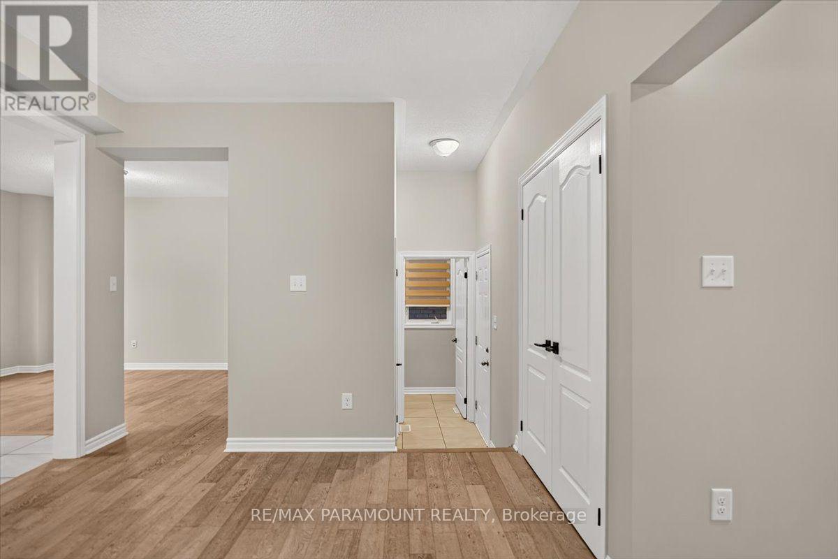 61 Tracey Lane E Property Photo 8