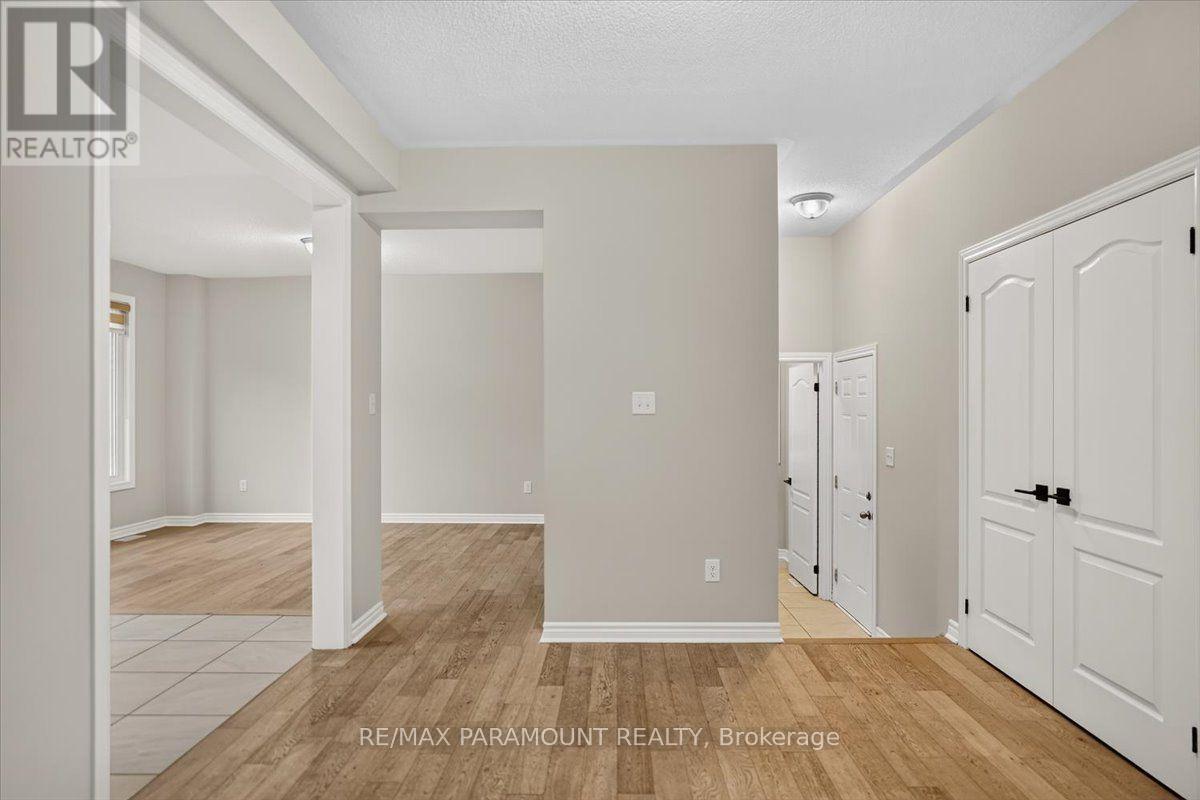 61 Tracey Lane E Property Photo 10