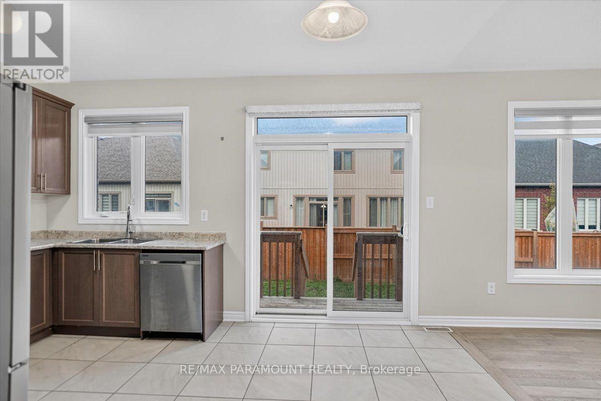 61 Tracey Lane E Property Photo 14