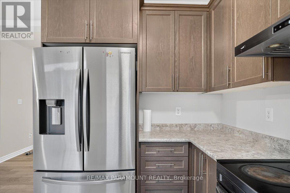 61 Tracey Lane E Property Photo 17
