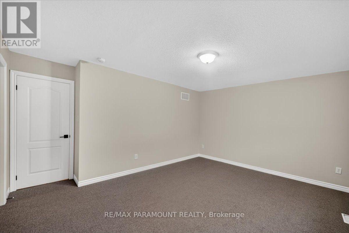 61 Tracey Lane E Property Photo 19