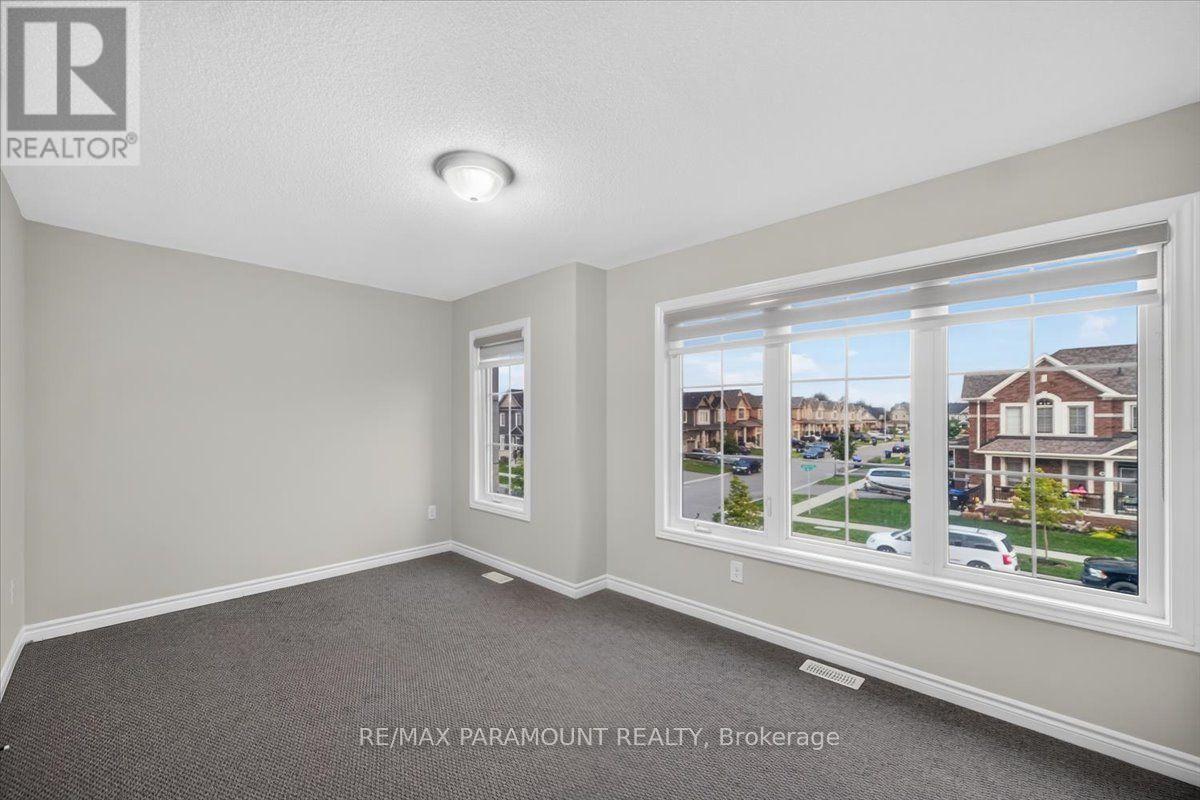 61 Tracey Lane E Property Photo 21