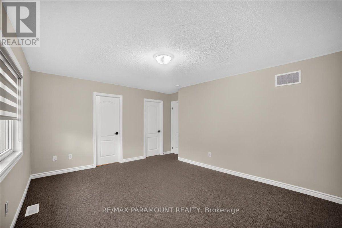 61 Tracey Lane E Property Photo 22
