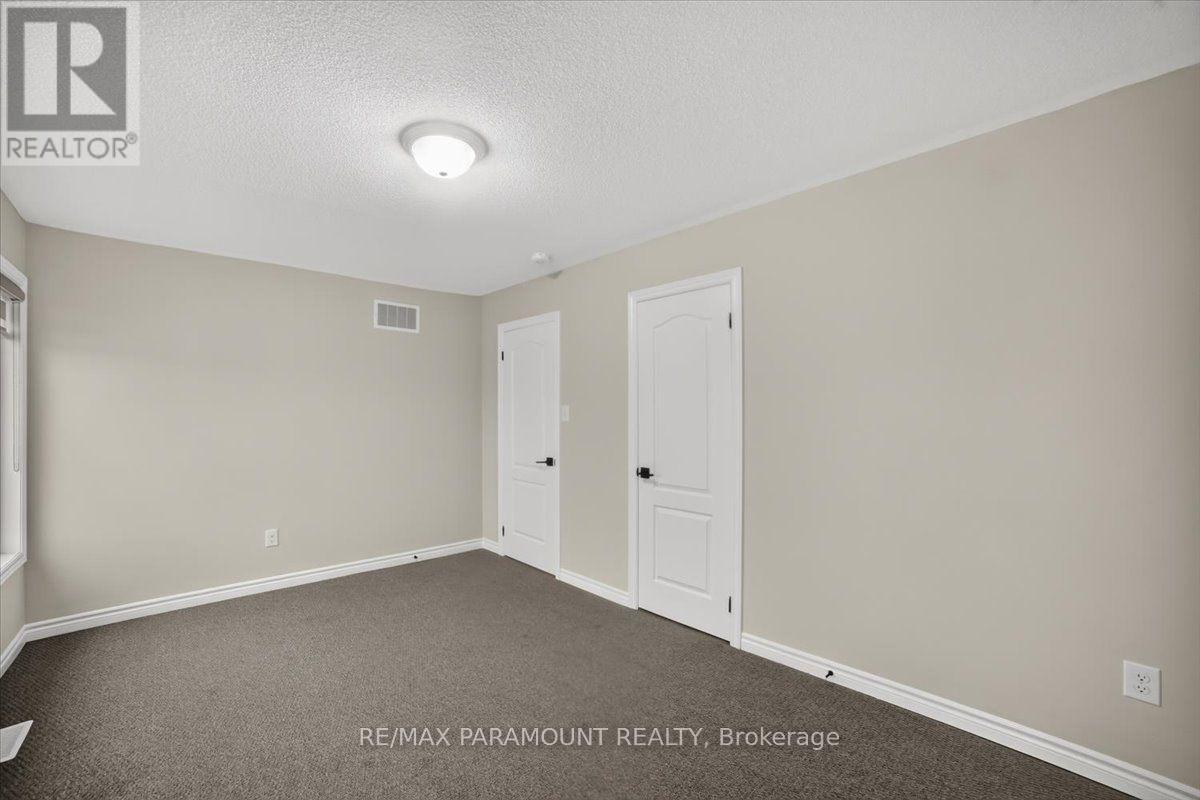 61 Tracey Lane E Property Photo 25
