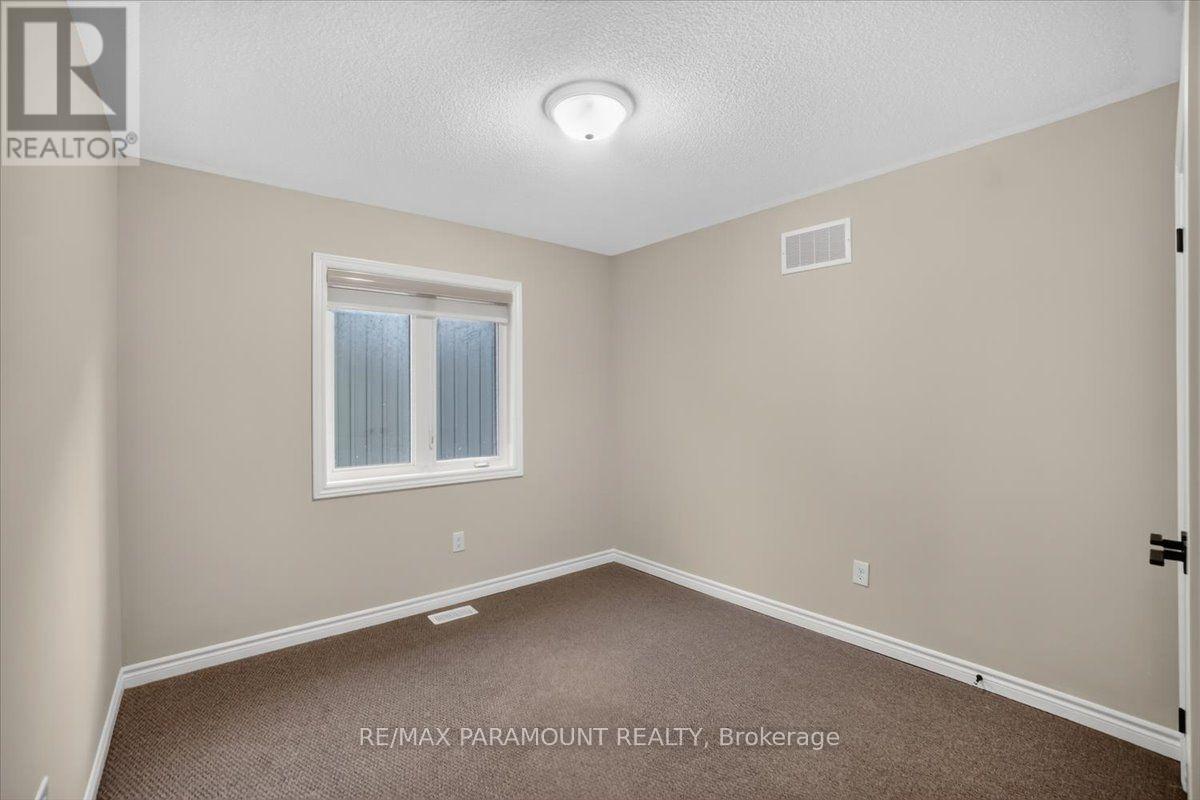 61 Tracey Lane E Property Photo 27