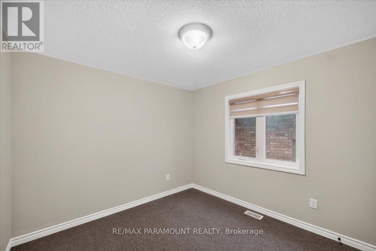 61 Tracey Lane E Property Photo 28