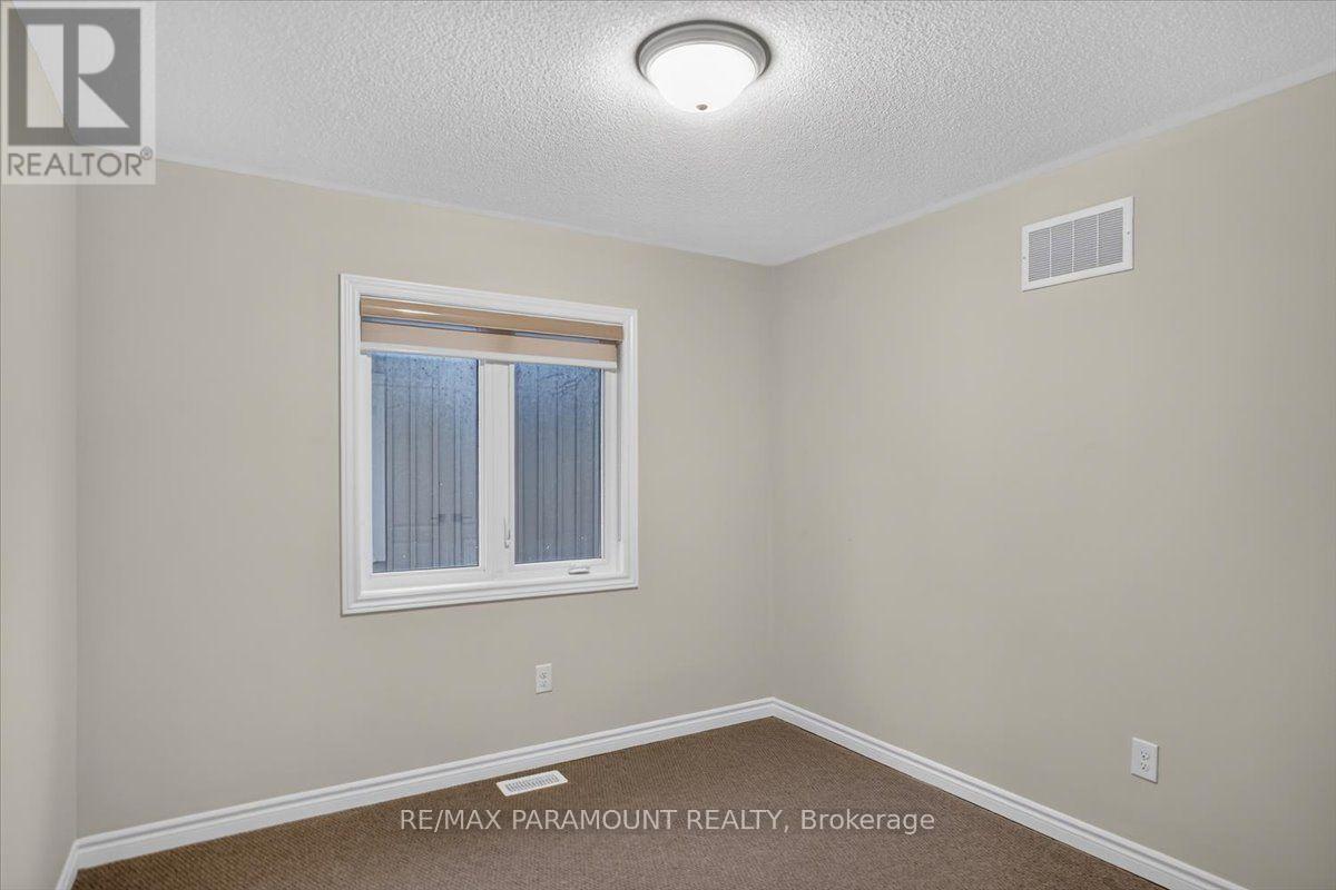 61 Tracey Lane E Property Photo 29