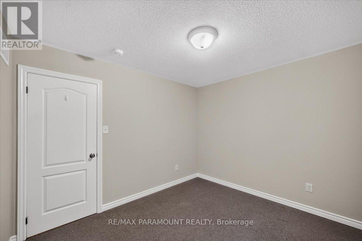 61 Tracey Lane E Property Photo 30