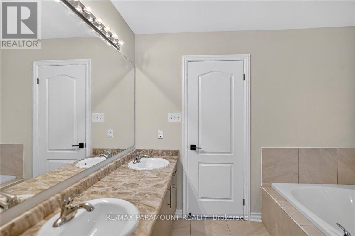 61 Tracey Lane E Property Photo 35