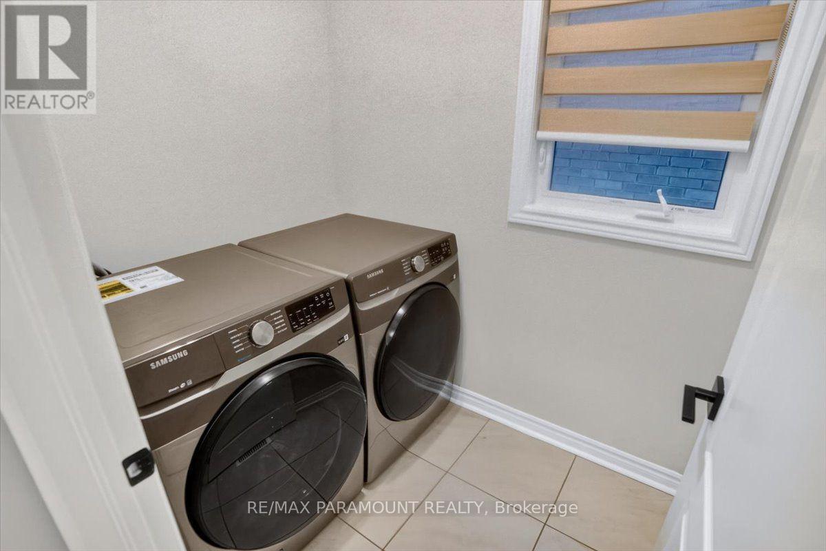 61 Tracey Lane E Property Photo 38