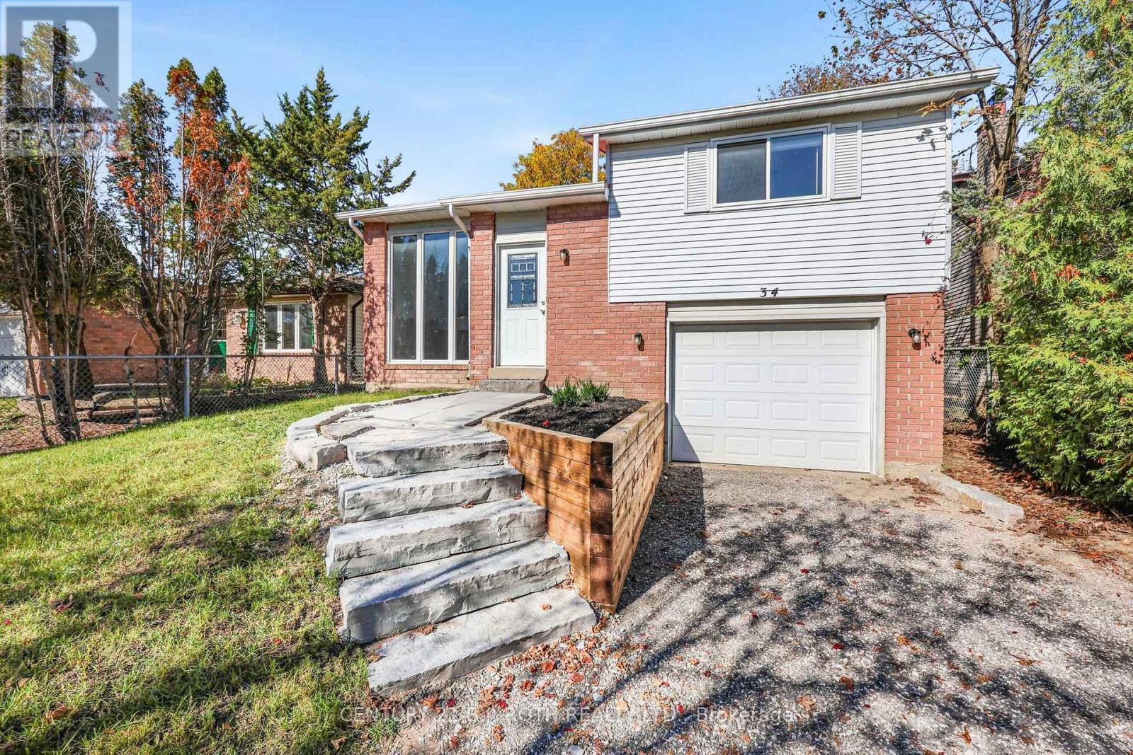 34 HICKLING TRAIL Property Photo 1