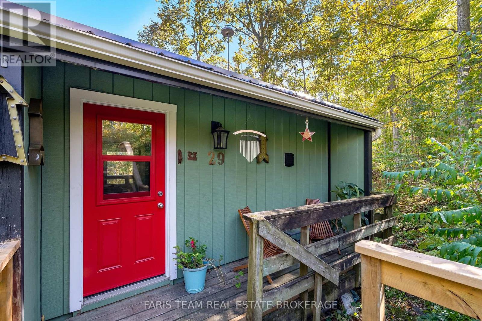 29 Oneida Avenue Property Photo 2