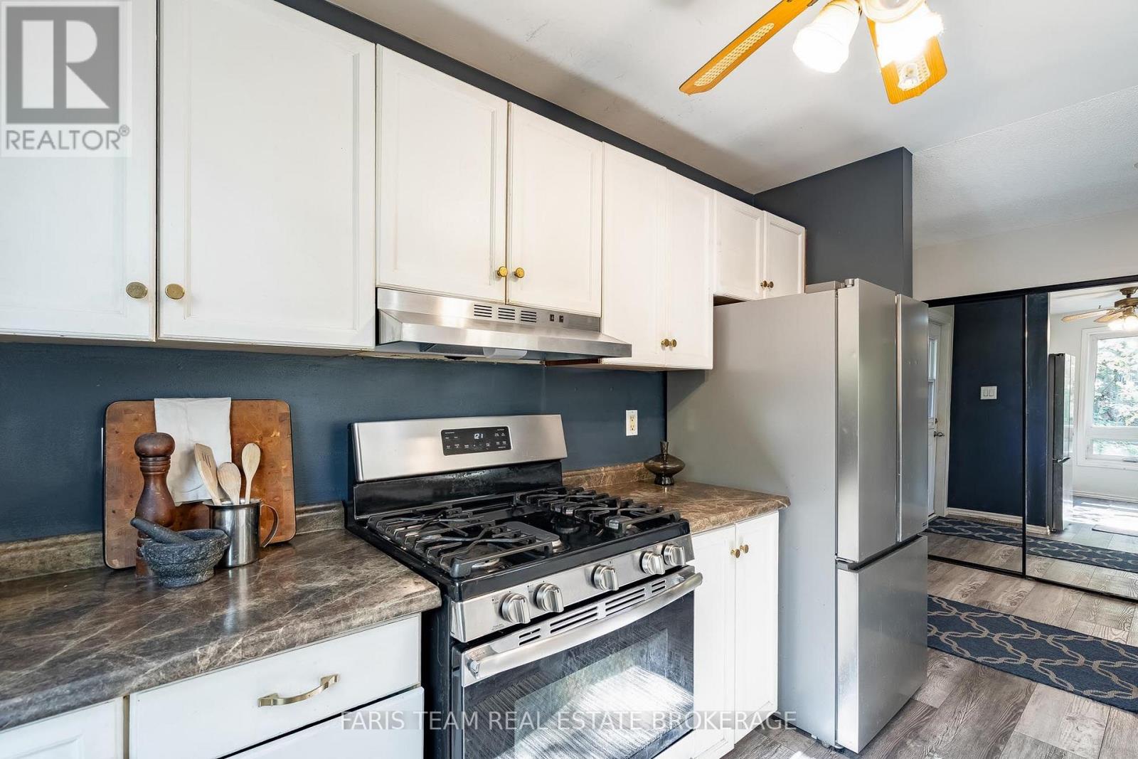 29 Oneida Avenue Property Photo 6