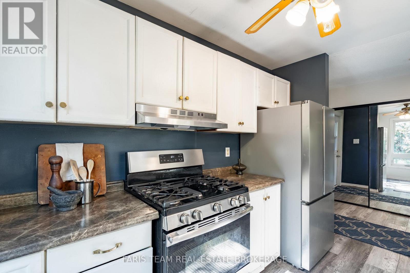 29 Oneida Avenue Property Photo 6