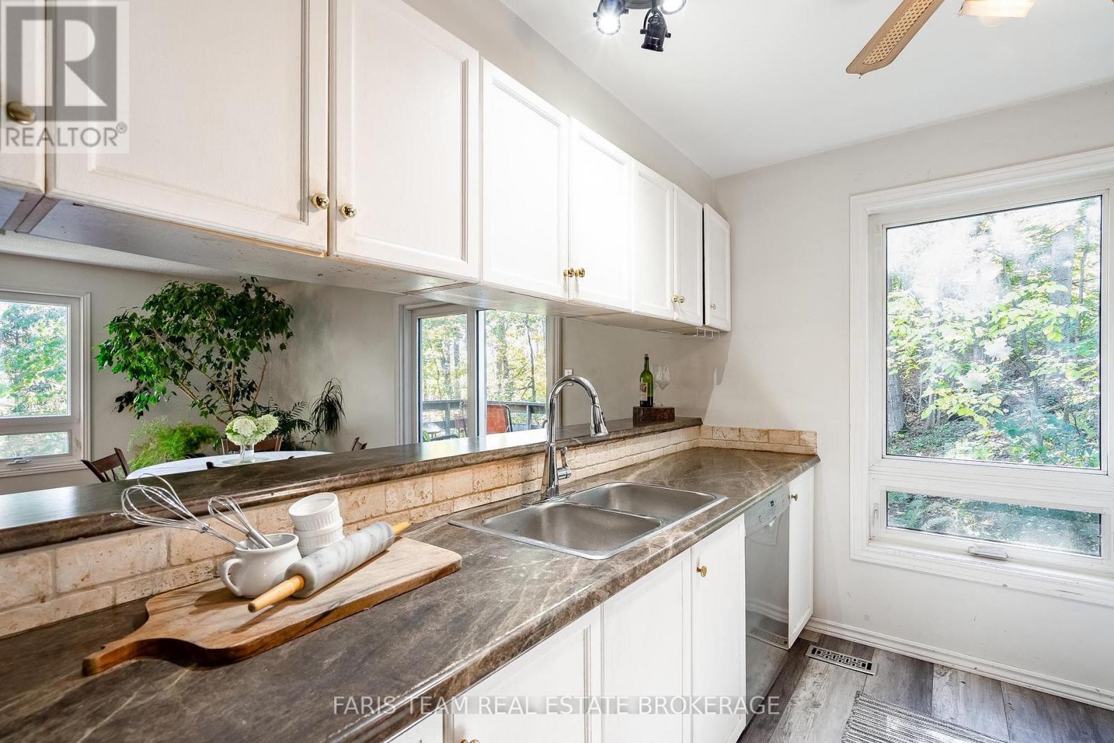 29 Oneida Avenue Property Photo 7