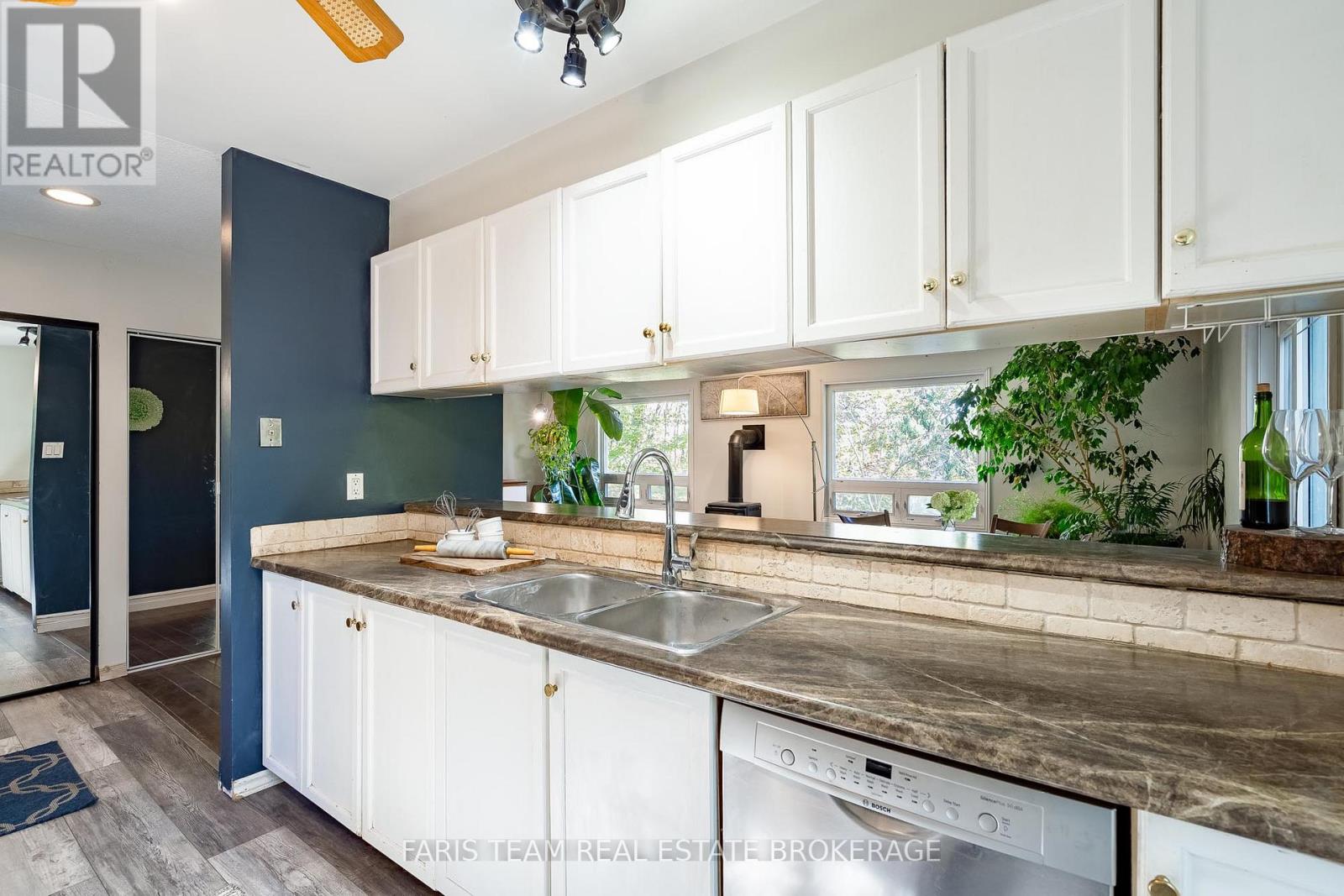 29 Oneida Avenue Property Photo 8