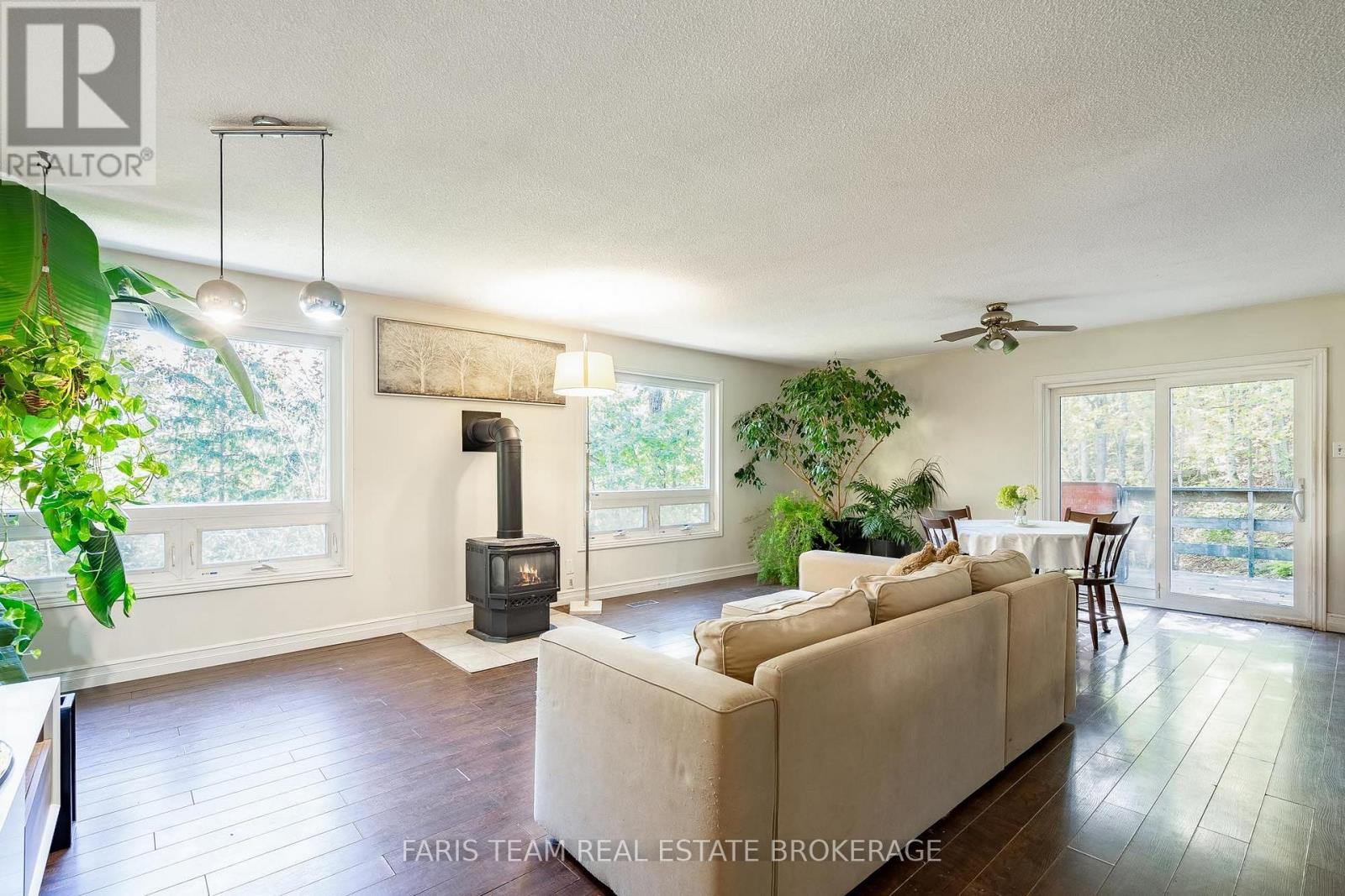 29 Oneida Avenue Property Photo 14