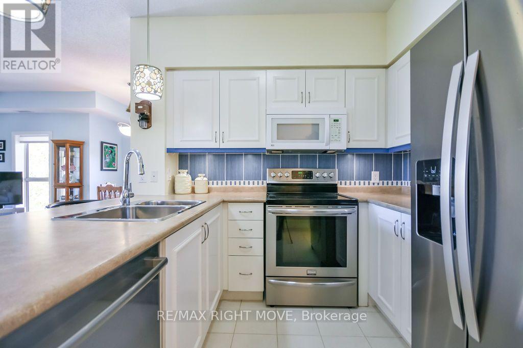 Unit 302 - 9 Westmount Drive S Property Photo 7