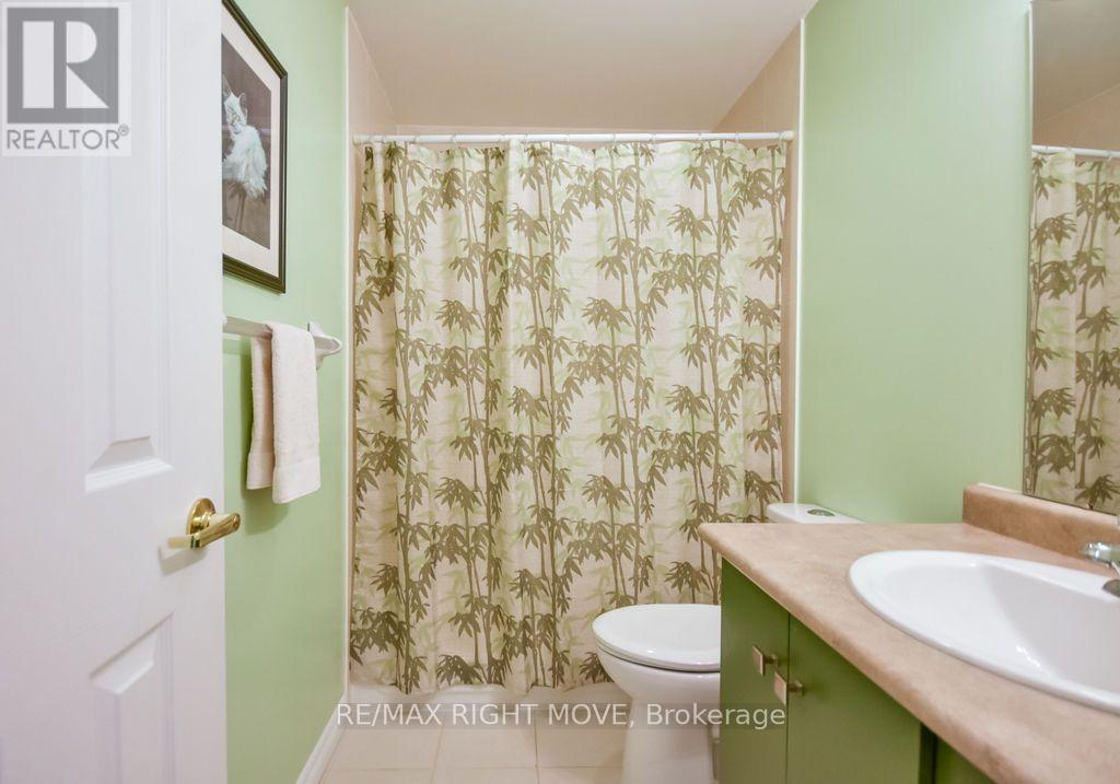 Unit 302 - 9 Westmount Drive S Property Photo 8
