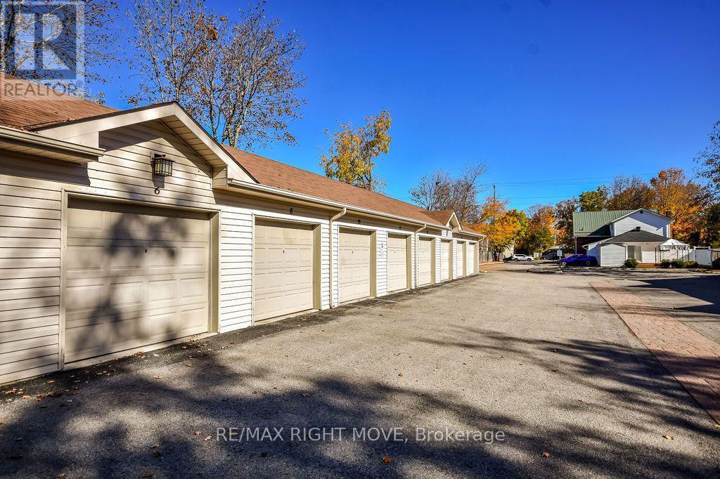 Unit 302 - 9 Westmount Drive S Property Photo 30