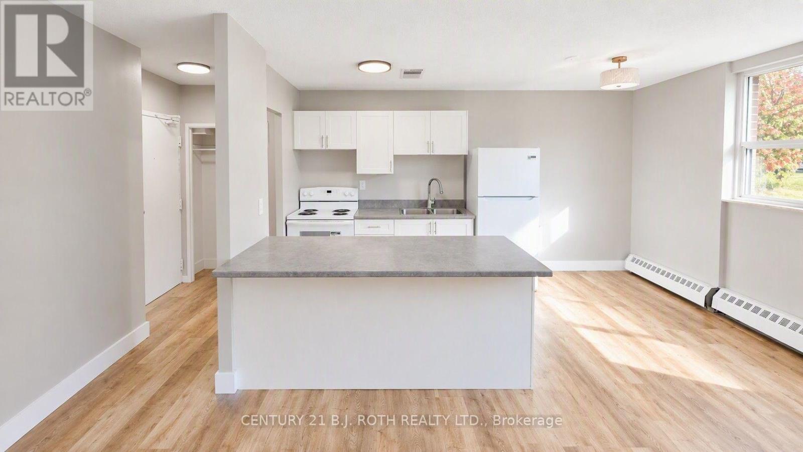 103 - 98 Holgate Street Property Photo 4
