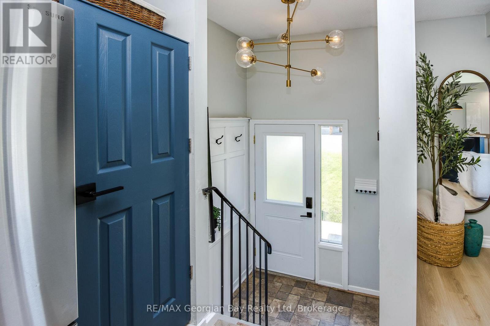 475 Athabaska Street Property Photo 2