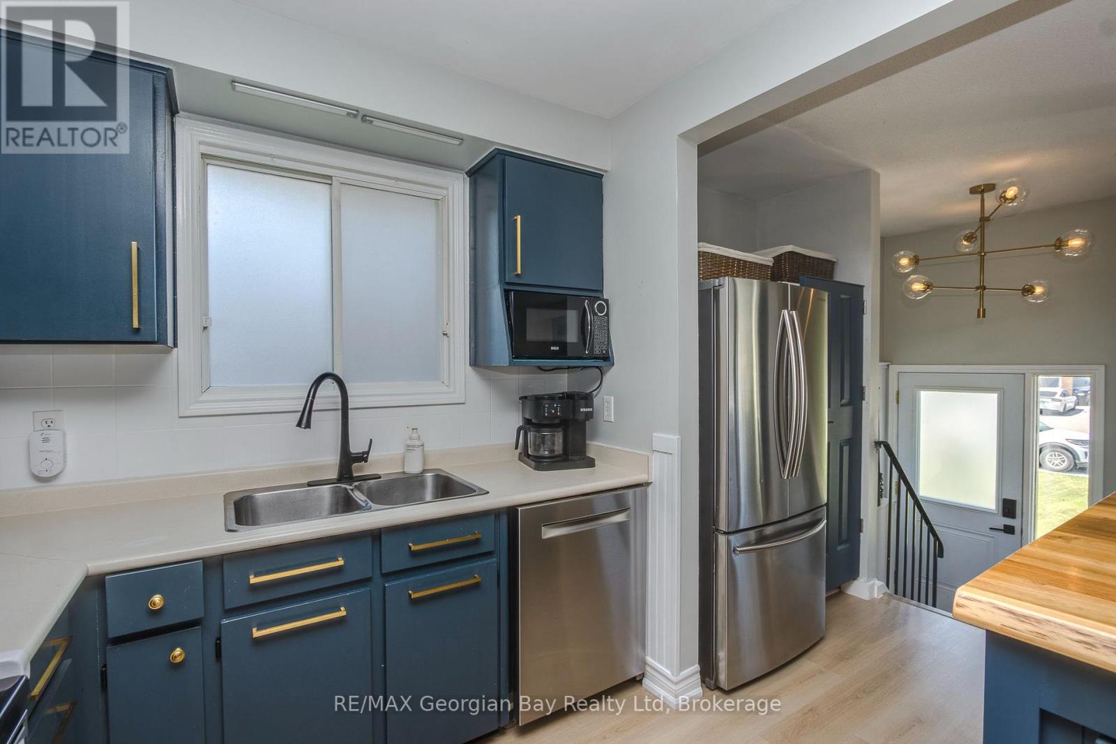 475 Athabaska Street Property Photo 4