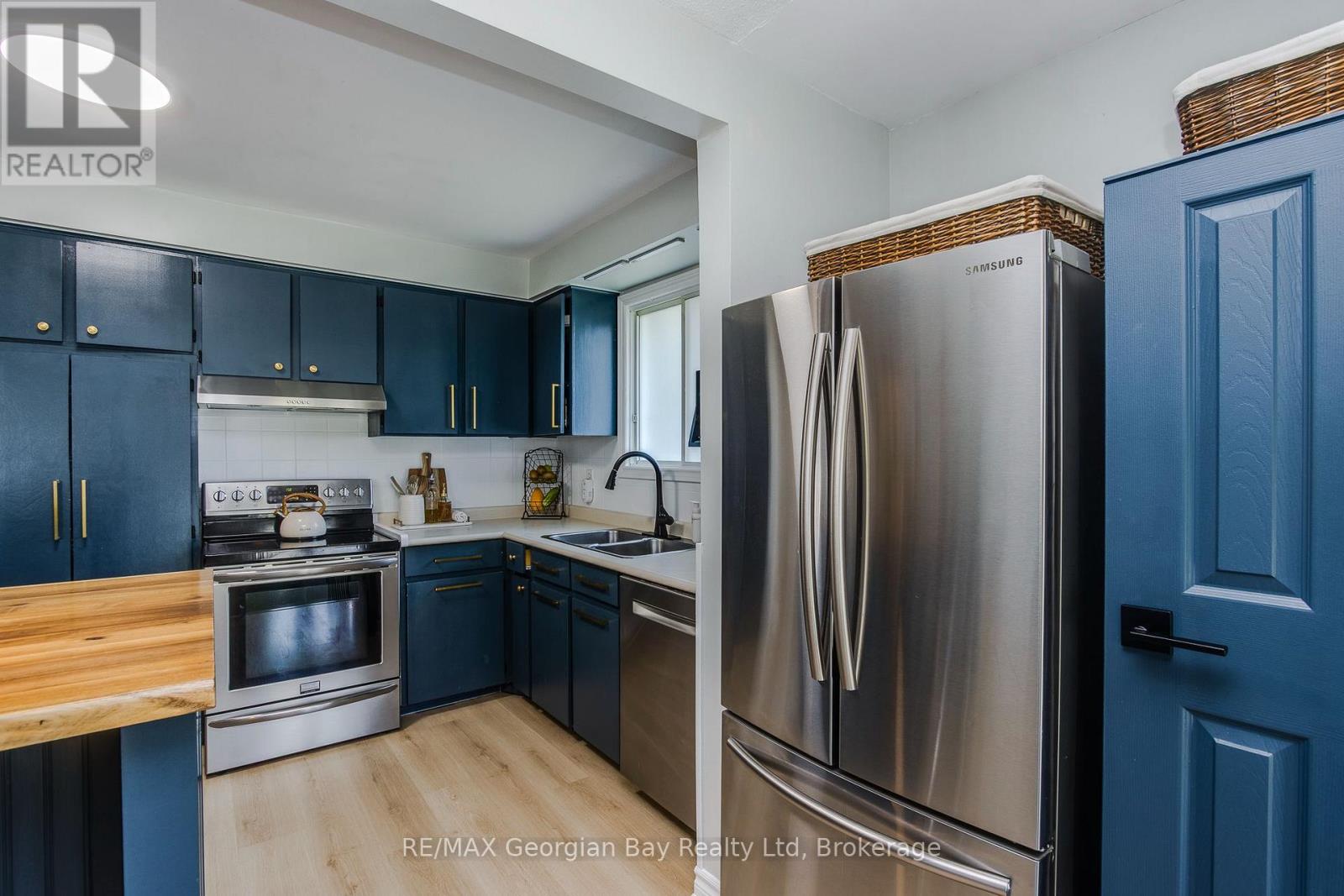 475 Athabaska Street Property Photo 8