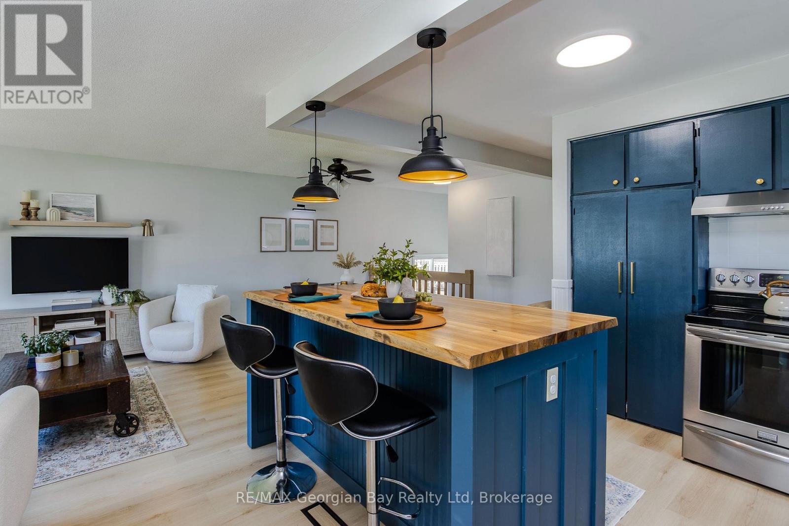 475 Athabaska Street Property Photo 9